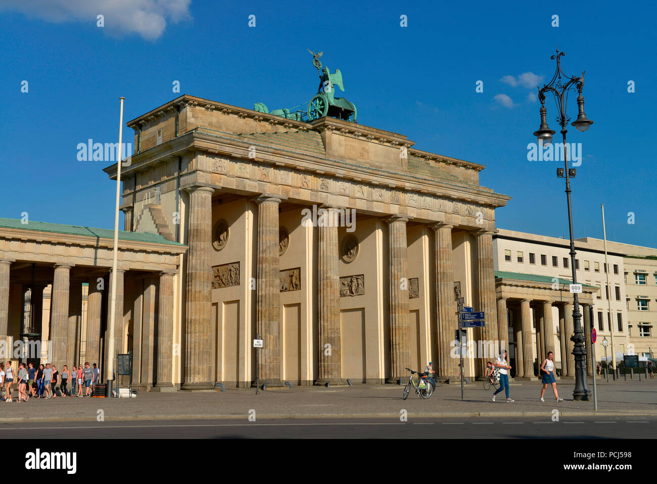 Brandenburger Tor, Platz des 18. Maerz, nel quartiere Mitte di Berlino, Deutschland Foto Stock