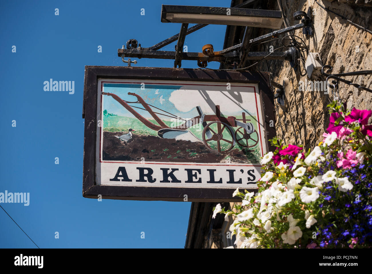 Arkell's pub segno, Fairford, Gloucestershire, Regno Unito Foto Stock