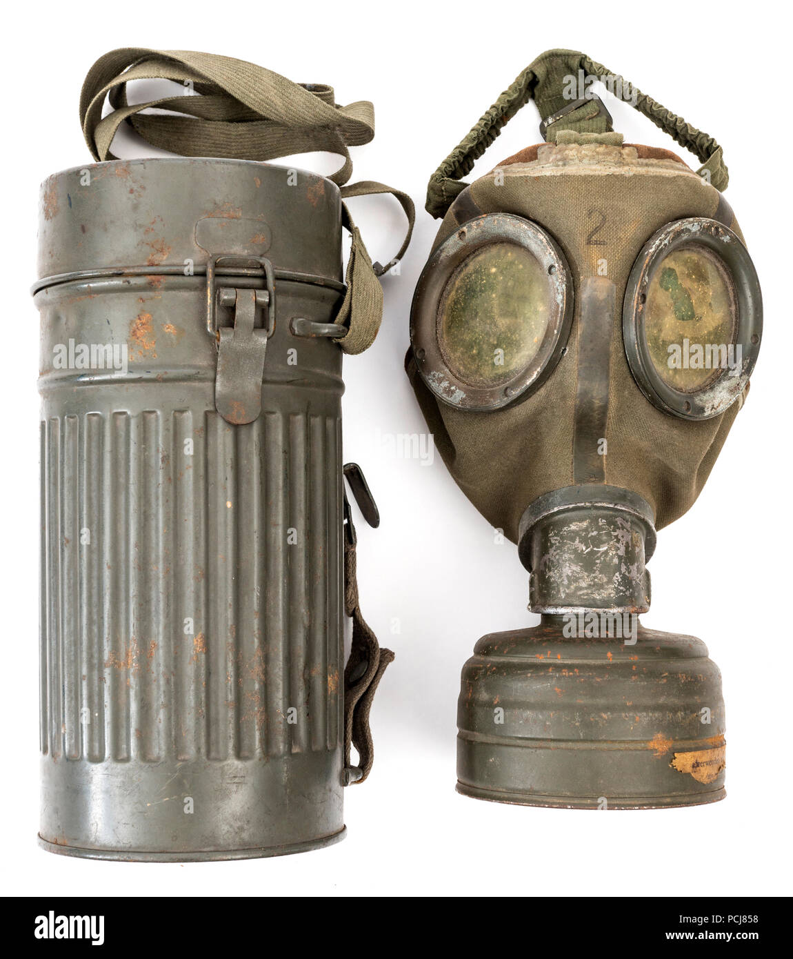 Guerra Mondiale 2 tedesco maschera a gas e canister Foto Stock