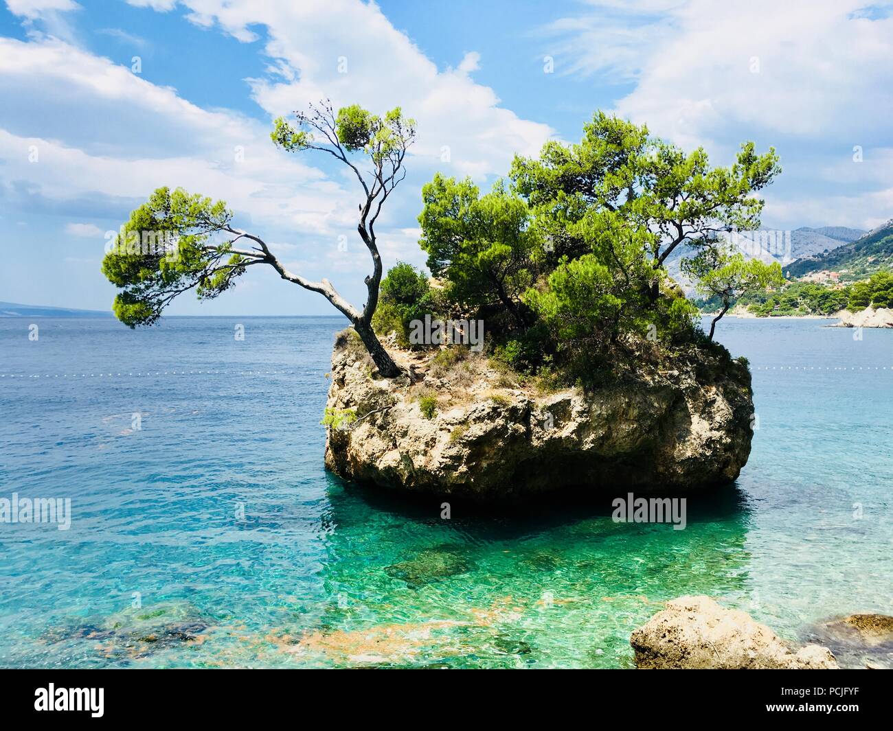 Brela pietra (Kamen Brela), spiaggia di Punta Rata, Brela, Croazia Foto Stock