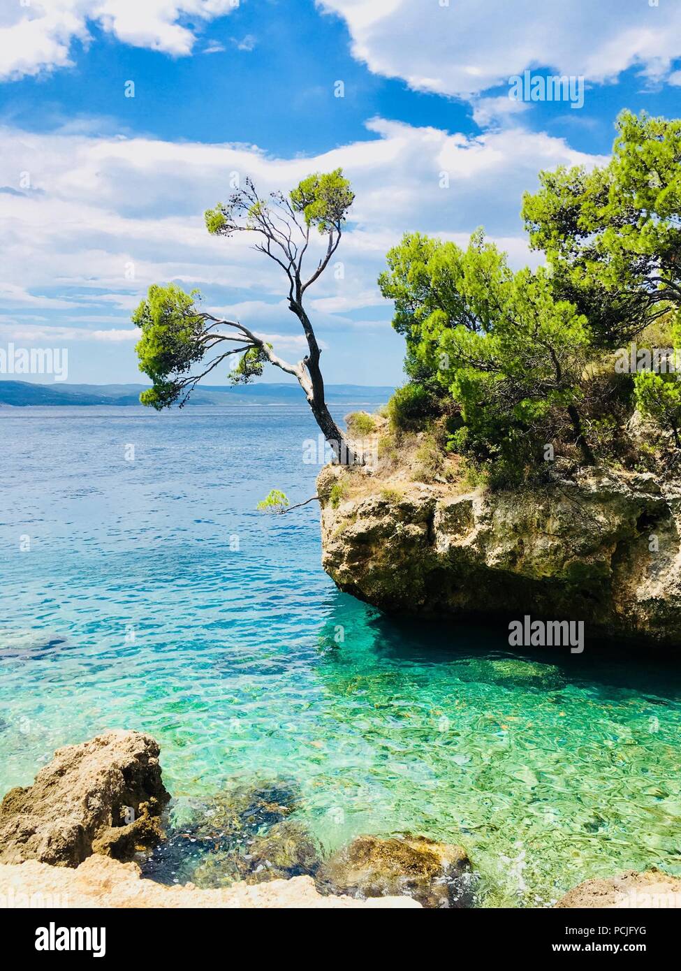 Brela pietra (Kamen Brela), spiaggia di Punta Rata, Brela, Croazia Foto Stock