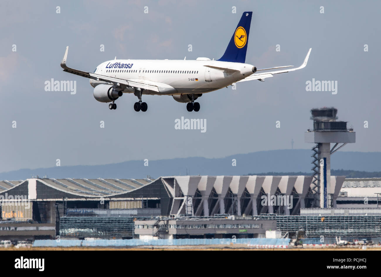 Frankfurt / Main Airport, FRA, Fraport, Lufthansa, Airbus , si avvicina, Foto Stock