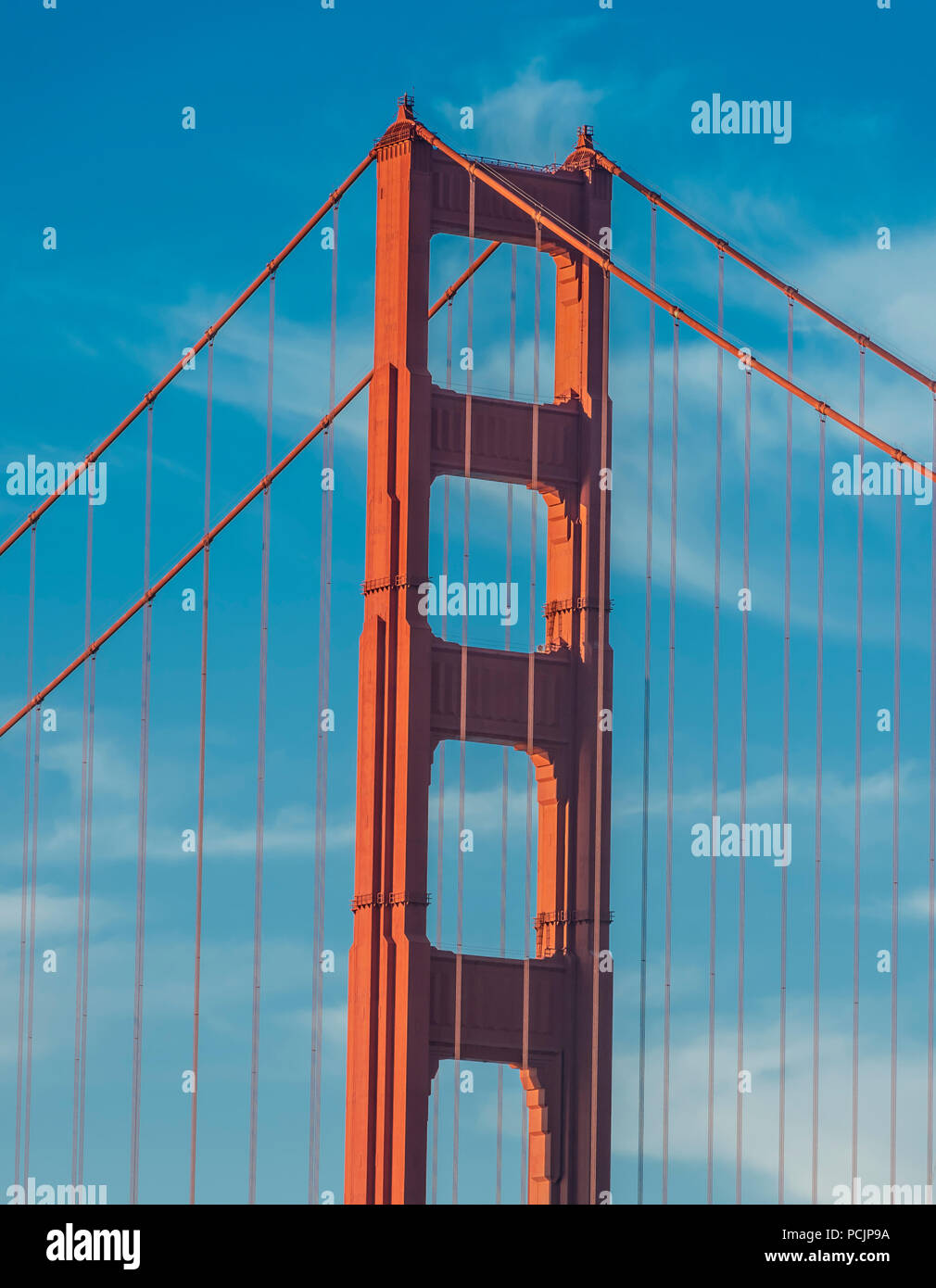 Tramonto sul Golden Gate Bridge a San Francisco. Foto Stock