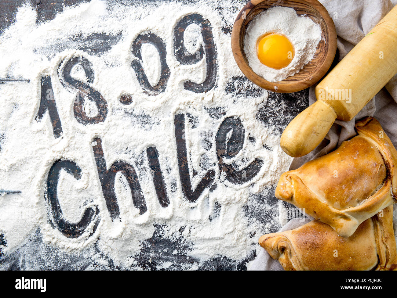 Indipendenza cilena giorno il concetto di cottura. fiestas patrias. Tipici cileni EMPANADAS DE PINO per giorno di indipendenza delle parti. Foto Stock