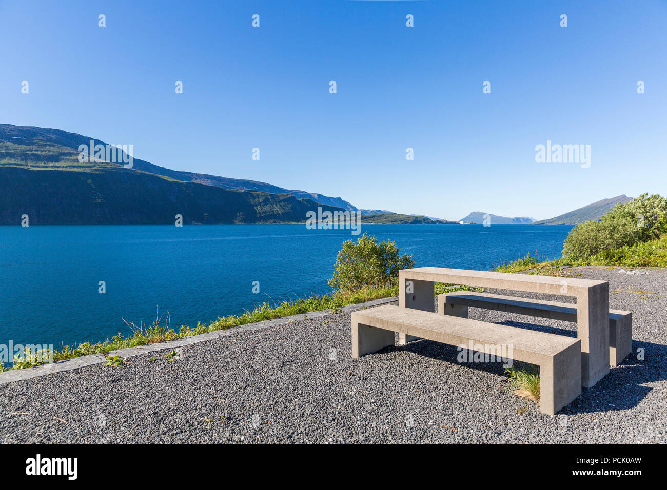 Vista del Sjonafjord dal Hellaga area riposo, Norvegia Foto Stock