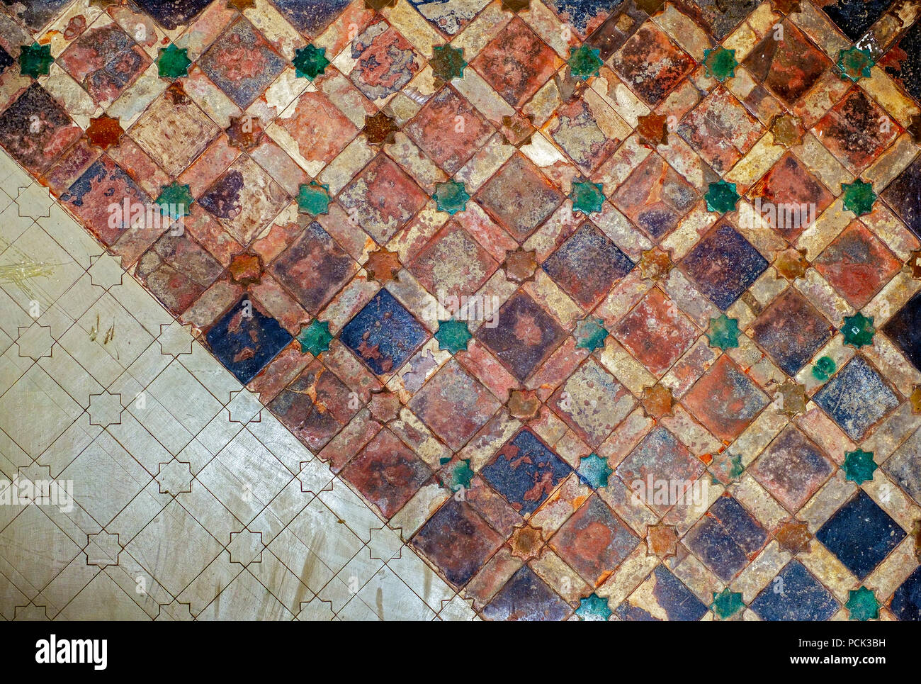 Vintage di piastrelle di ceramica decorativa a parete Foto Stock