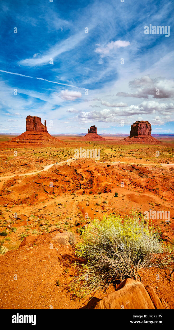 Iconico buttes nella Monument Valley, Arizona, Stati Uniti. Foto Stock