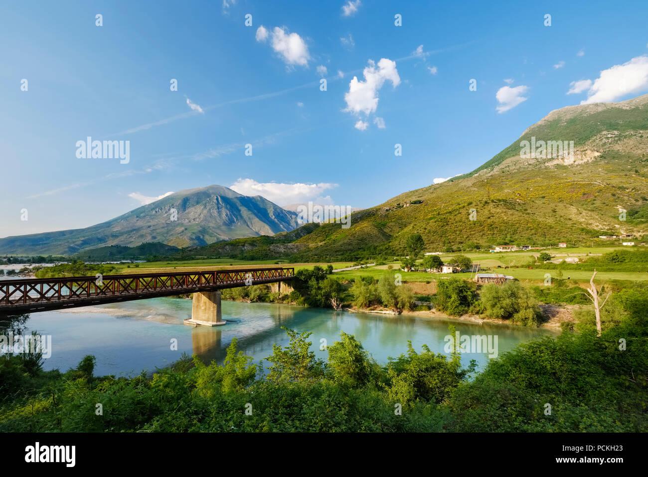 Ponte sul fiume Drino, a Tepelena, Tepelenë, Qar Argirocastro, Albania Foto Stock