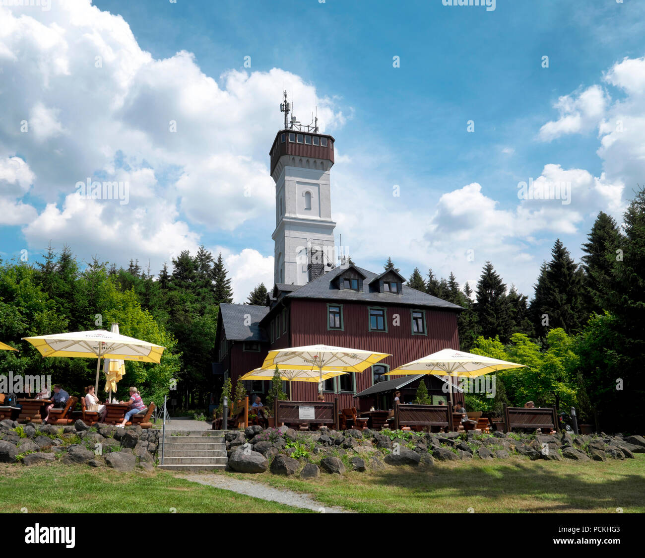 Albergo di montagna e della torre di vedetta, Pöhlberg, Annaberg-Buchholz, Monti Metalliferi, Bassa Sassonia, Germania Foto Stock