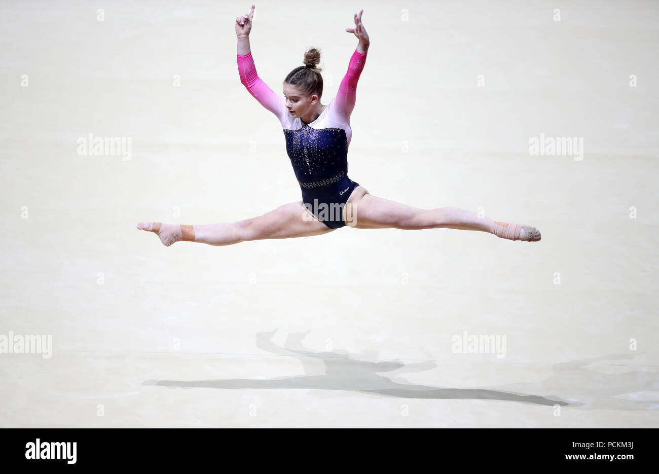 Gran Bretagna Alice Kinsella sul pavimento durante il giorno uno del 2018 Campionati Europei al SSE idro, Glasgow. Foto Stock