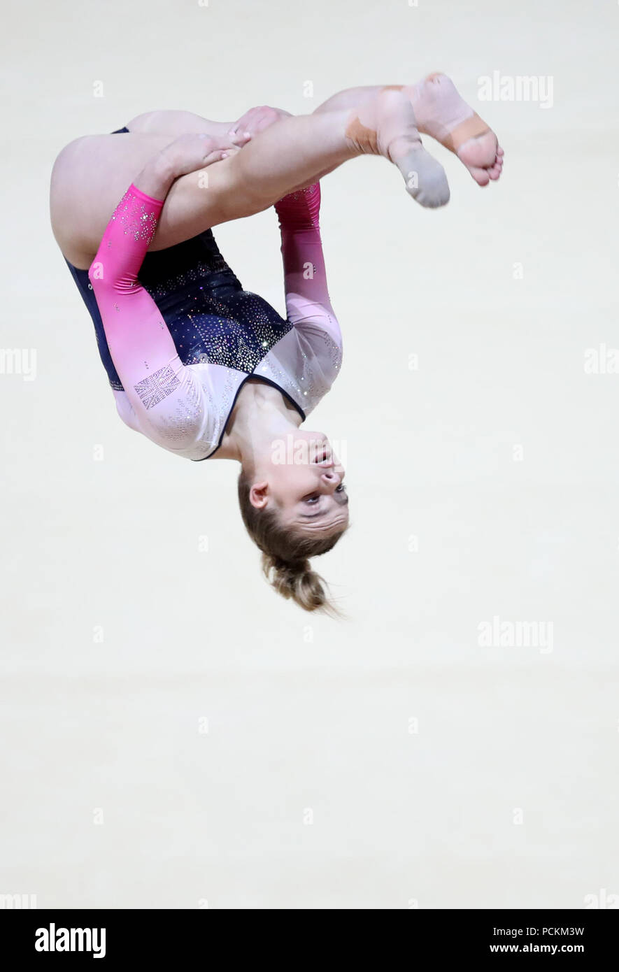 Gran Bretagna Alice Kinsella sul pavimento durante il giorno uno del 2018 Campionati Europei al SSE idro, Glasgow. Foto Stock
