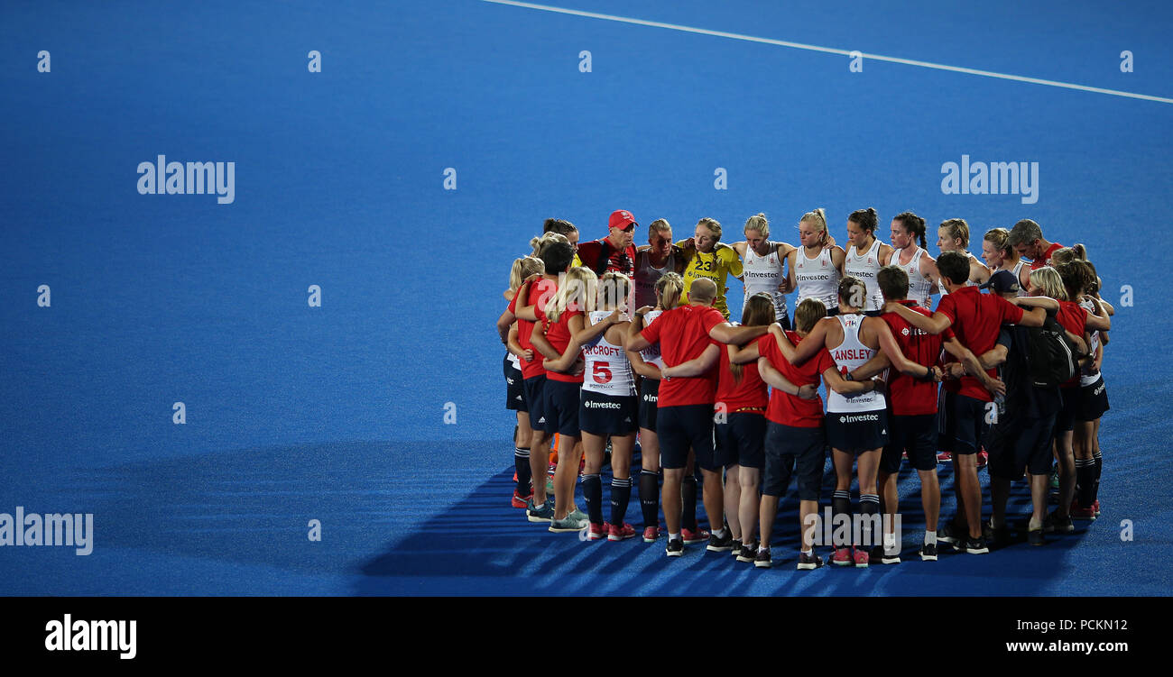 In Inghilterra i giocatori sono sconsolato dopo la loro perdita seguendo la vitalità per donna Hockey World Cup, un quarto di finale al Lee Valley Hockey e Tennis Centre di Londra. PRESS ASSOCIATION Foto, Immagine Data: giovedì 2 agosto 2018. Foto di credito dovrebbe leggere: Steven Paston/PA FILO Foto Stock