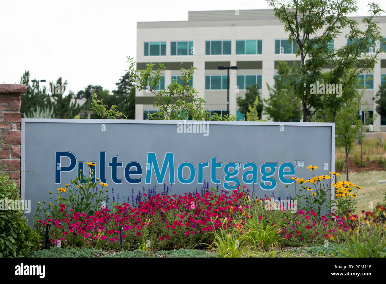 Un segno del logo al di fuori di una struttura occupata da Pulte ipoteca, una filiale del PulteGroup, in Centennial, Colorado, il 22 luglio 2018. Foto Stock