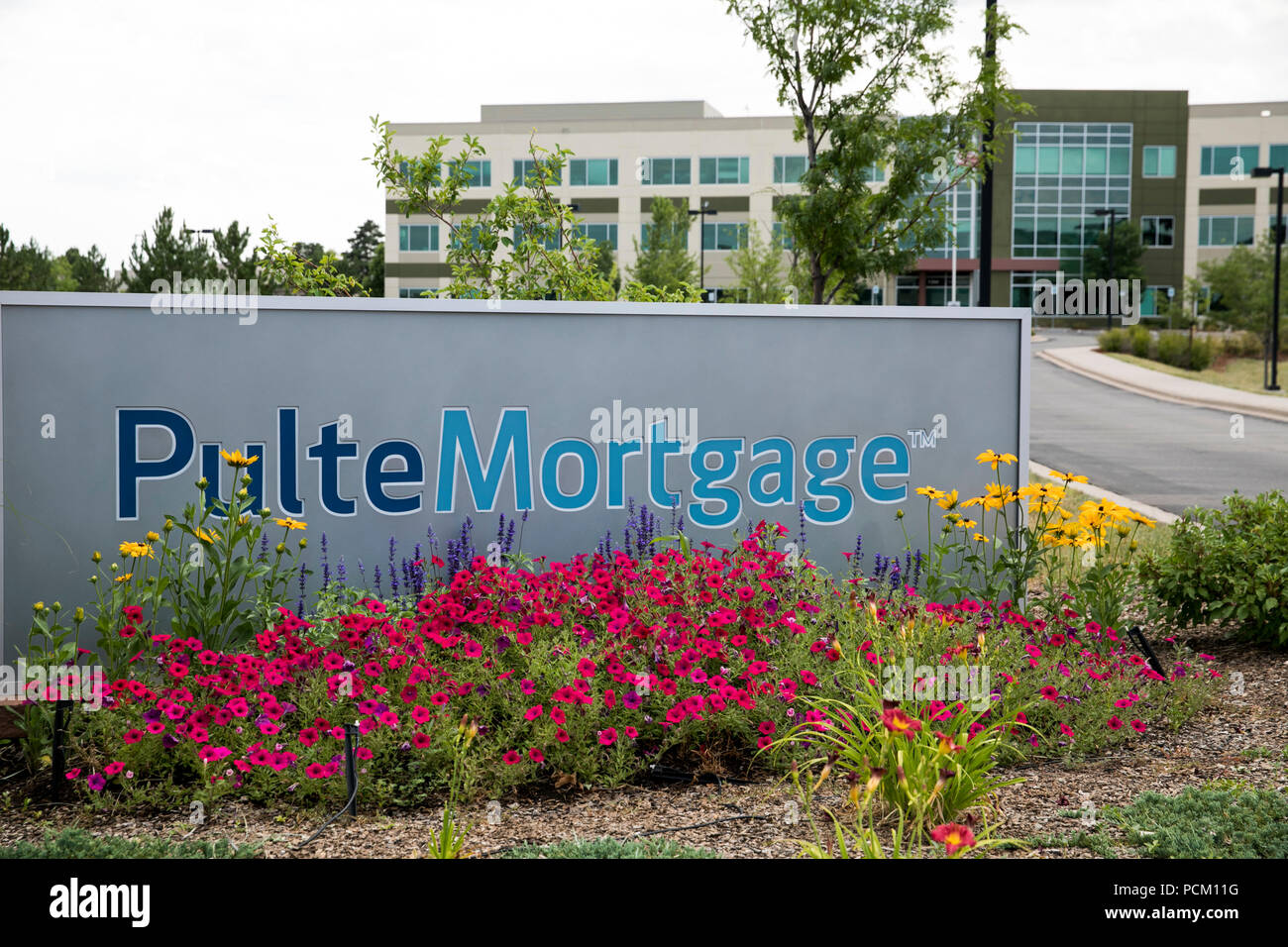 Un segno del logo al di fuori di una struttura occupata da Pulte ipoteca, una filiale del PulteGroup, in Centennial, Colorado, il 22 luglio 2018. Foto Stock