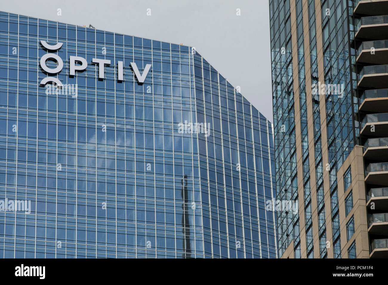 Un logo segno al di fuori della sede di Optiv Security, Inc., a Denver in Colorado, il 22 luglio 2018. Foto Stock