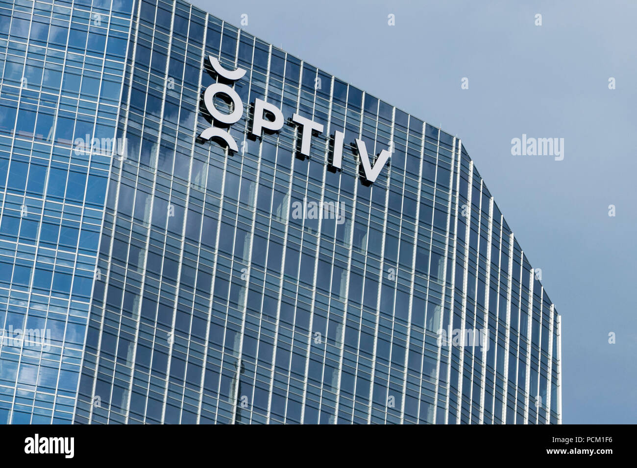 Un logo segno al di fuori della sede di Optiv Security, Inc., a Denver in Colorado, il 22 luglio 2018. Foto Stock