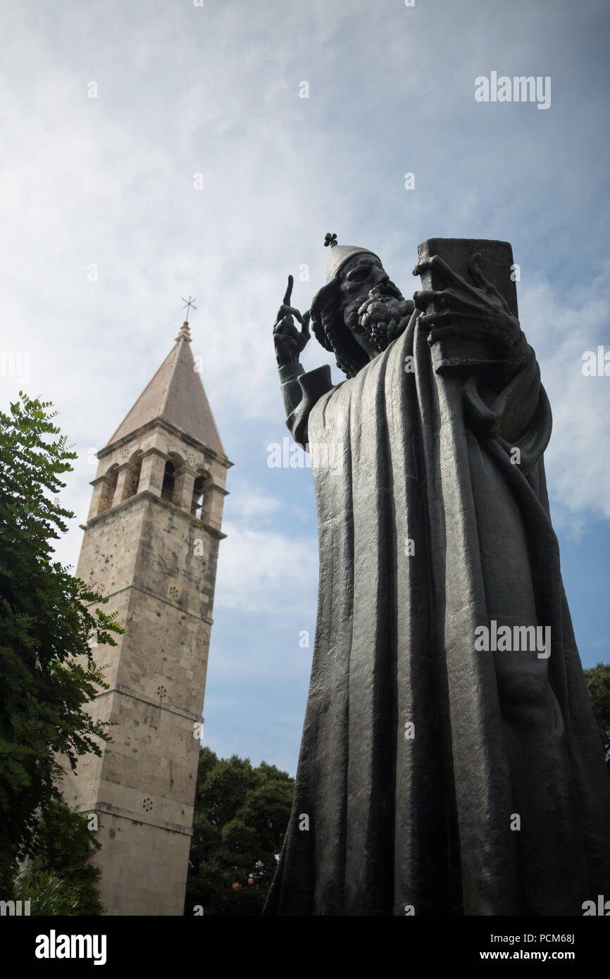 Statua di Gregorio di Nin, Split, Croazia, il 22 luglio 2018. Foto Stock