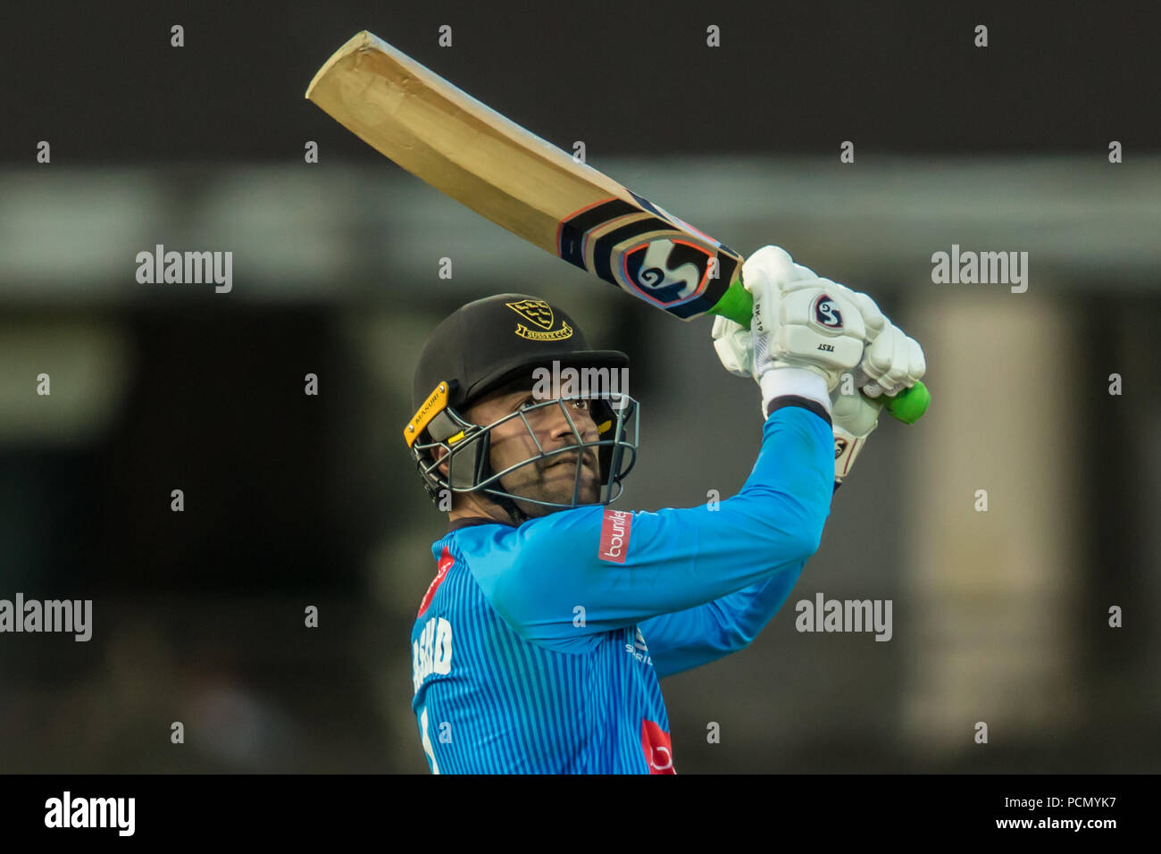 Londra, Regno Unito. Il 2 agosto, 2018. Rashid Khan batting per Sussex squali contro Middlesex nella vitalità di Blast T20 partita di cricket al Lords. David Rowe/Alamy Live News Foto Stock