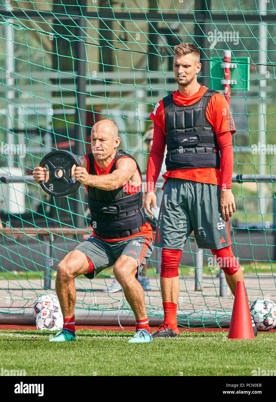 Rottach-Egern, lago Tegernsee in Germania. Il 3° luglio 2018. FC Bayern Monaco, Rottach Egern, Agosto 03, 2018 Arjen Robben, FCB 10 allenamento di velocità, potenza, peso, Sven ULREICH, FCB 26. nel training camp di preparazione per la stagione 2018/2019, 3 Agosto 2018 in Rottach-Egern, lago Tegernsee in Germania. © Peter Schatz / Alamy Live News Foto Stock