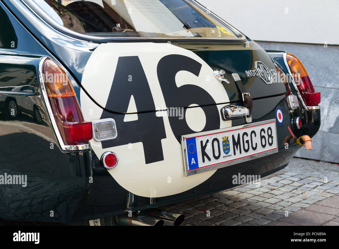 A Saalbach Hinterglemm, Austria - 21 giugno 2018: auto d'epoca MG MGC GT coupe oldsmobile veterano sorge su Giugno 21, 2018 a Saalbach-Hinterglemm, Austria. Foto Stock