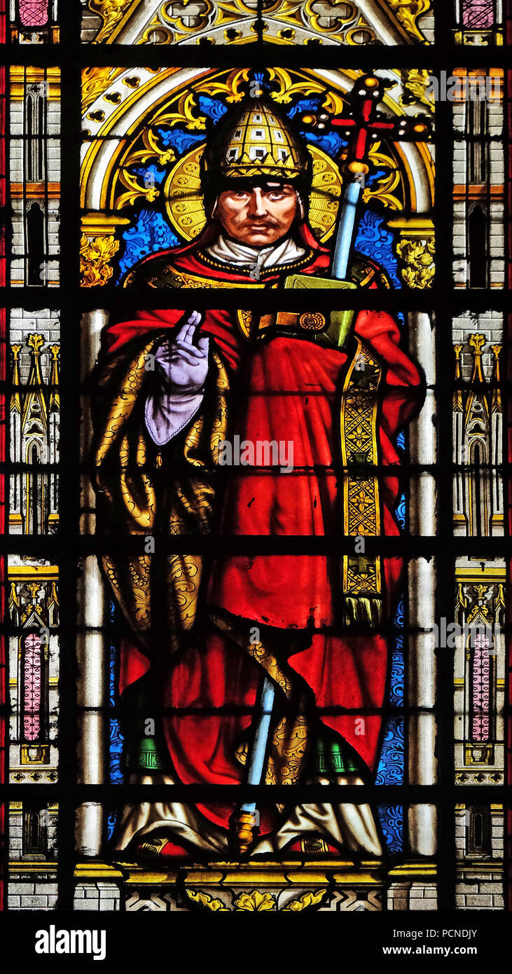 San Gregorio I, finestra di vetro colorato nella Basilica di Santa Clotilde a Parigi, Francia Foto Stock