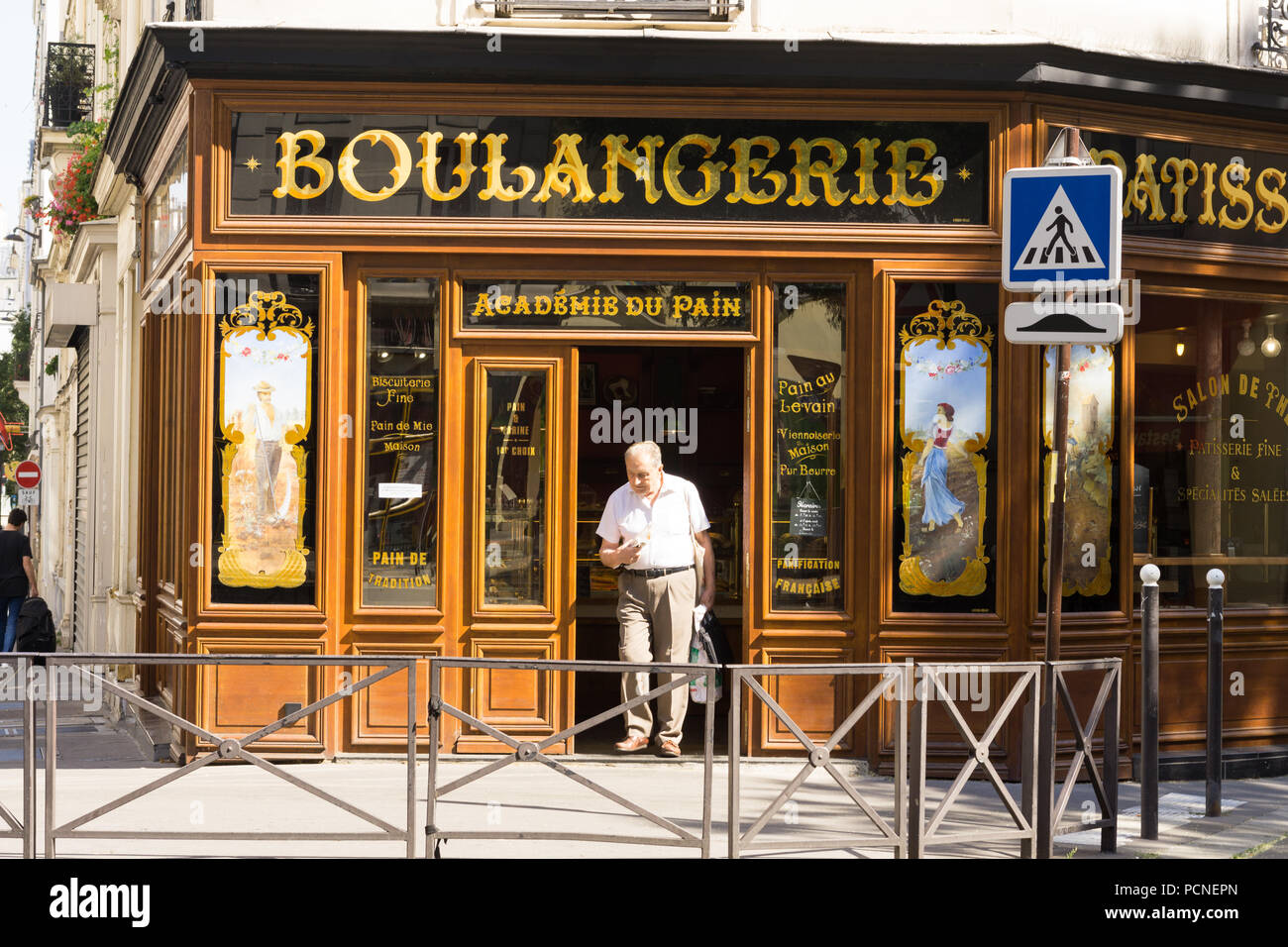 Parigi Boulangerie - esterno tipico di Parigi boulangerie (panificio), in Francia, in Europa. Foto Stock