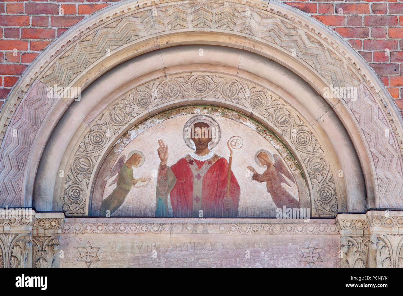 L'Italia, Lombardia, Milano, Basilica di Sant Eustorgio, affreschi sulla facciata principale Foto Stock