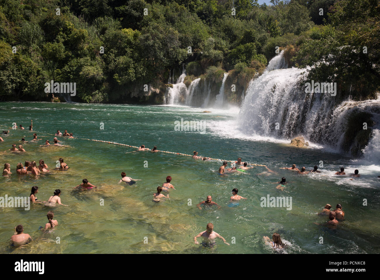 Cascate di Krka, nel Parco Nazionale di Krka, vicino a Spalato, Croazia, il  24 luglio 2018 Foto stock - Alamy