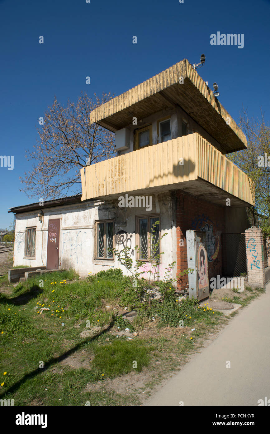 Incrocio ferroviario in ex opere ferroviarie a Telliskivi - Tallinn. Il Telliskivi Città Creative è un area bonificata dall'originale opere ferroviarie, ne Foto Stock