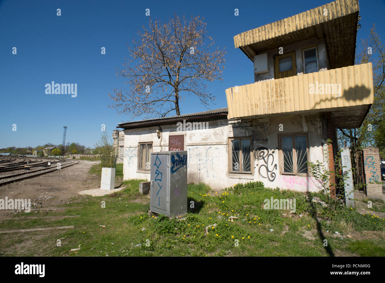 Incrocio ferroviario in ex opere ferroviarie a Telliskivi - Tallinn. Il Telliskivi Città Creative è un area bonificata dall'originale opere ferroviarie, ne Foto Stock