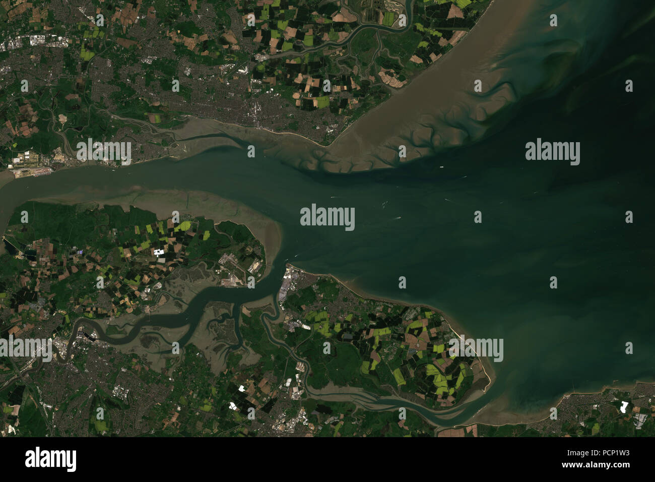 River Thames Estuary in Gran Bretagna visto dallo spazio - contiene Copernico modificati dati Sentinel Foto Stock