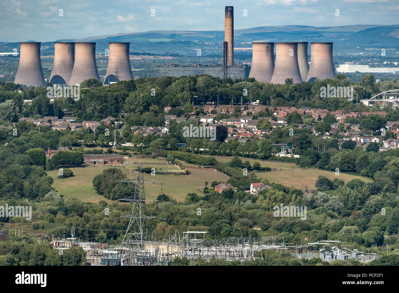 Fiddlers Ferry power station visto da Overton Hill Frodsham. Cheshire Nord Ovest Inghilterra. Foto Stock