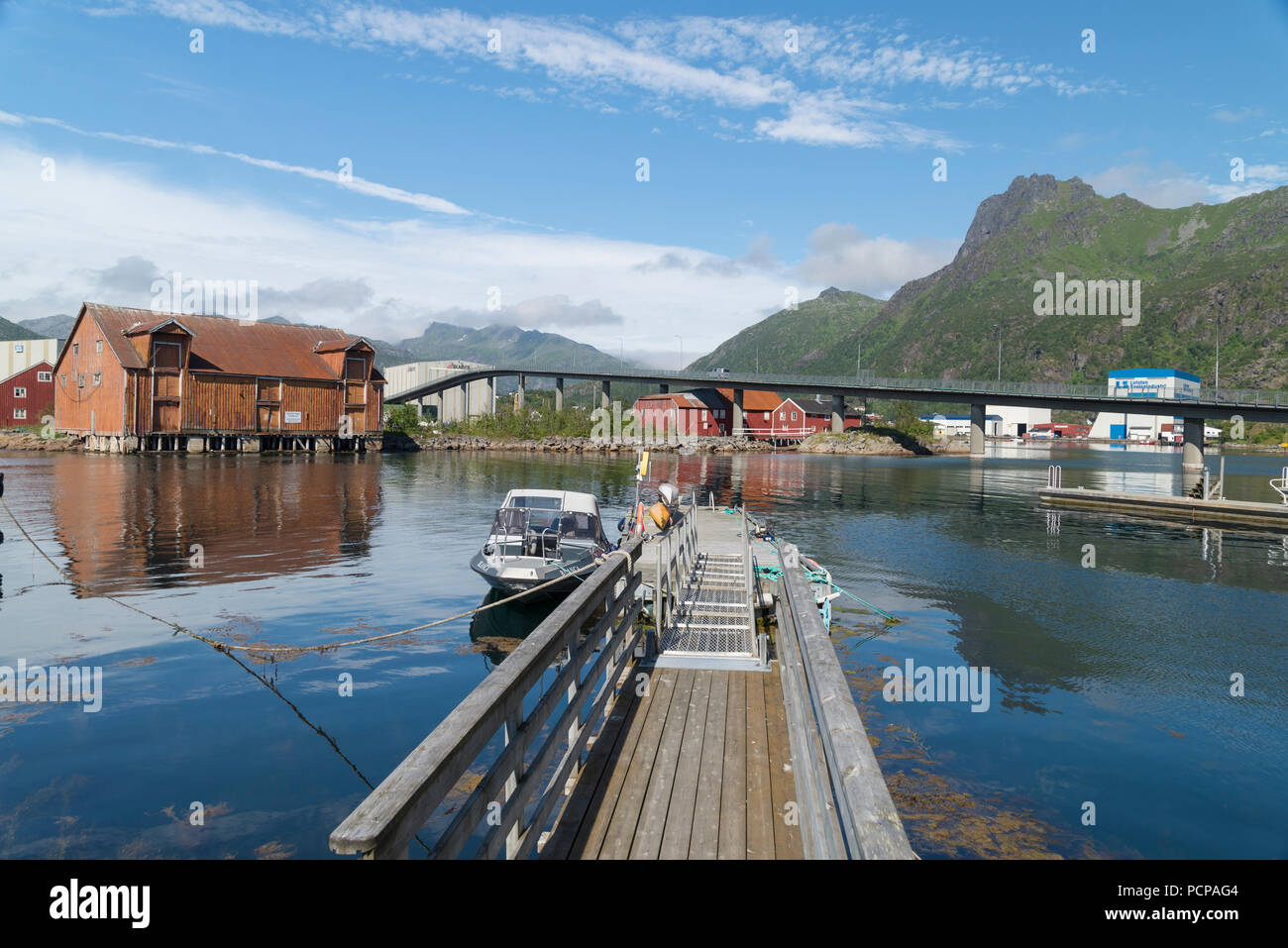 Bukkedauden bridge a Svolvaer, Isole Lofoten in Norvegia Foto Stock