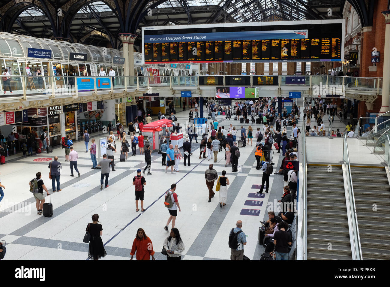 Dalla stazione di Liverpool Street a Londra, Inghilterra. Foto Stock