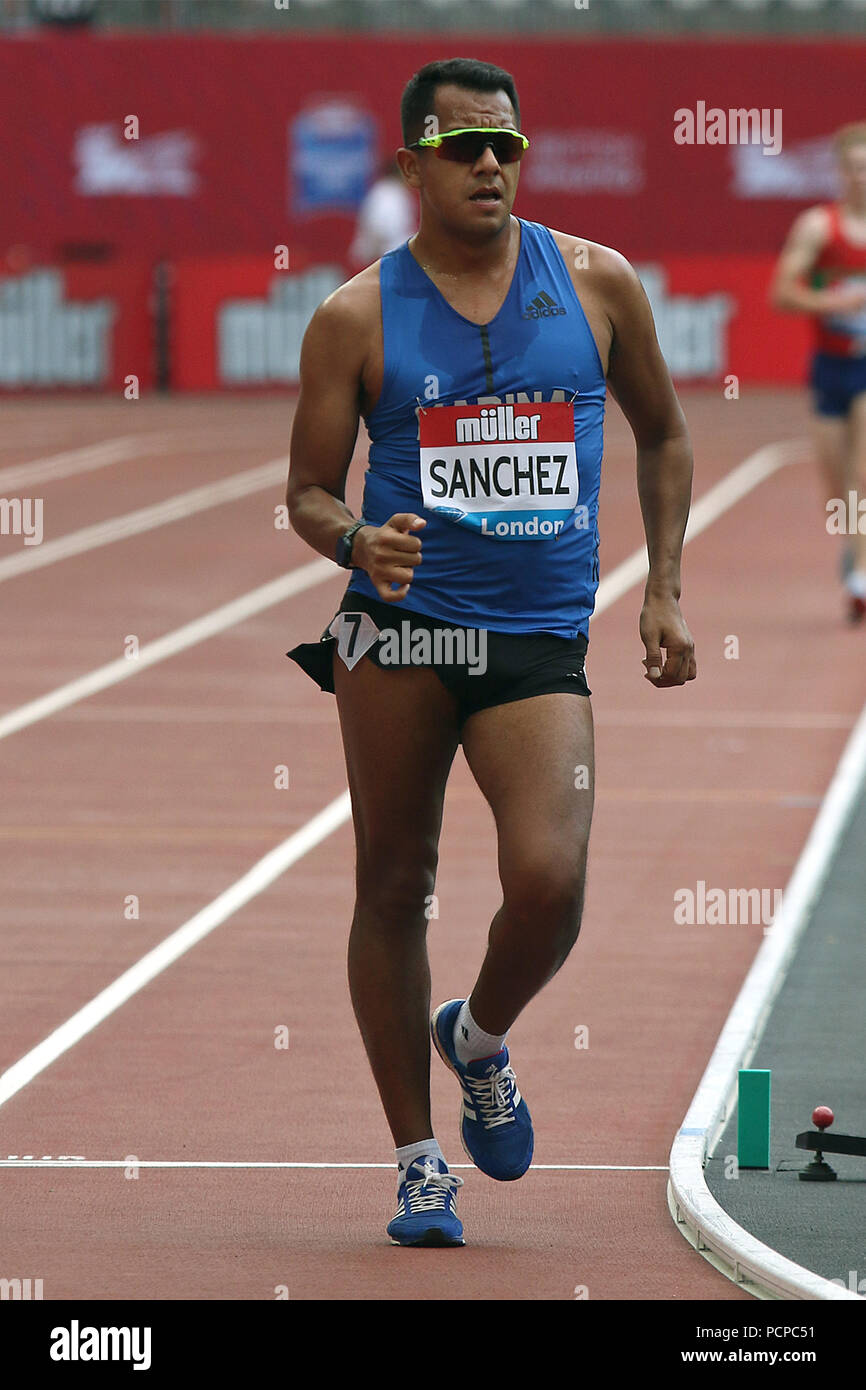 Eder SÁNCHEZ del Messico nel 3000 metri di gara a piedi per gli uomini al 2018 Muller anniversario giochi in Londra Foto Stock