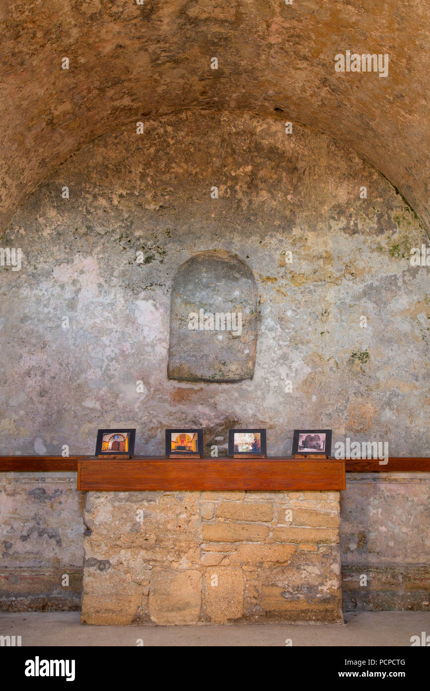 L'altare della chiesa, il Castillo de San Marcos National Monument, St Augustine, Florida Foto Stock