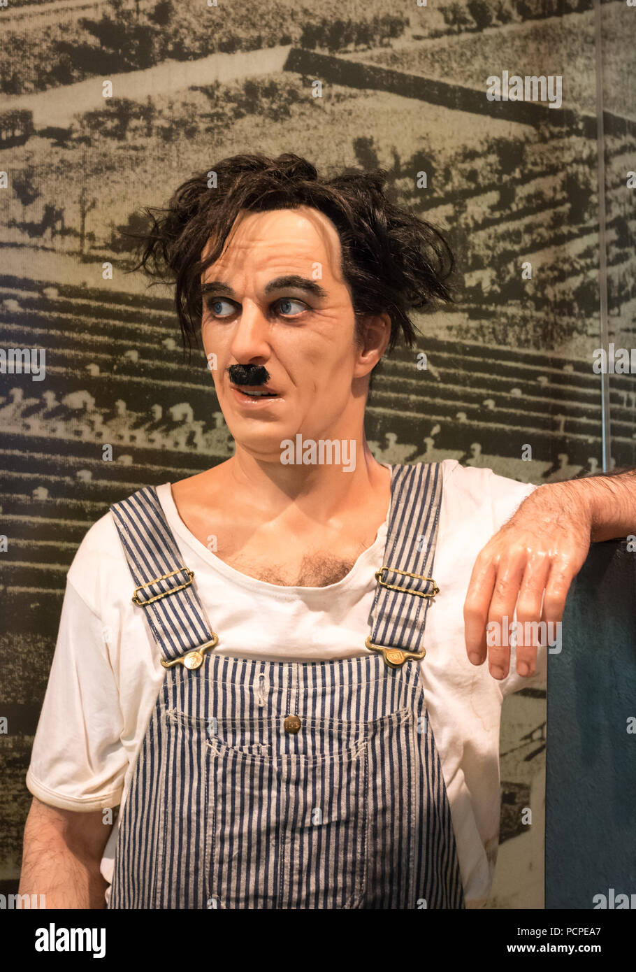 Riproduzione realistica la figura del famoso attore Charlie Chaplin in esposizione permanente presso il Museo della Scienza (Musa) a Trento, Italia Foto Stock
