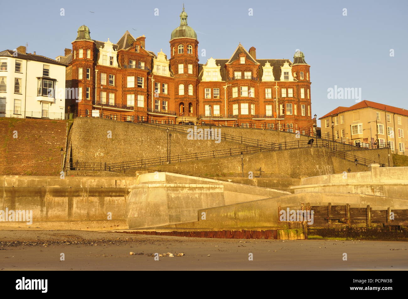 L'Hotel de Paris a Cromer seafront, Norfolk, Inghilterra, Regno Unito Foto Stock
