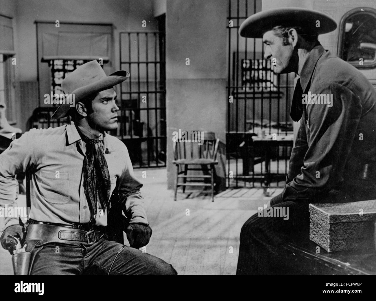 Pellicola originale titolo: il fiero. Titolo inglese: il fiero. Regista: robert D. WEBB. Anno: 1956. Stelle: JEFFREY HUNTER. Credito: 20TH CENTURY FOX / Album Foto Stock