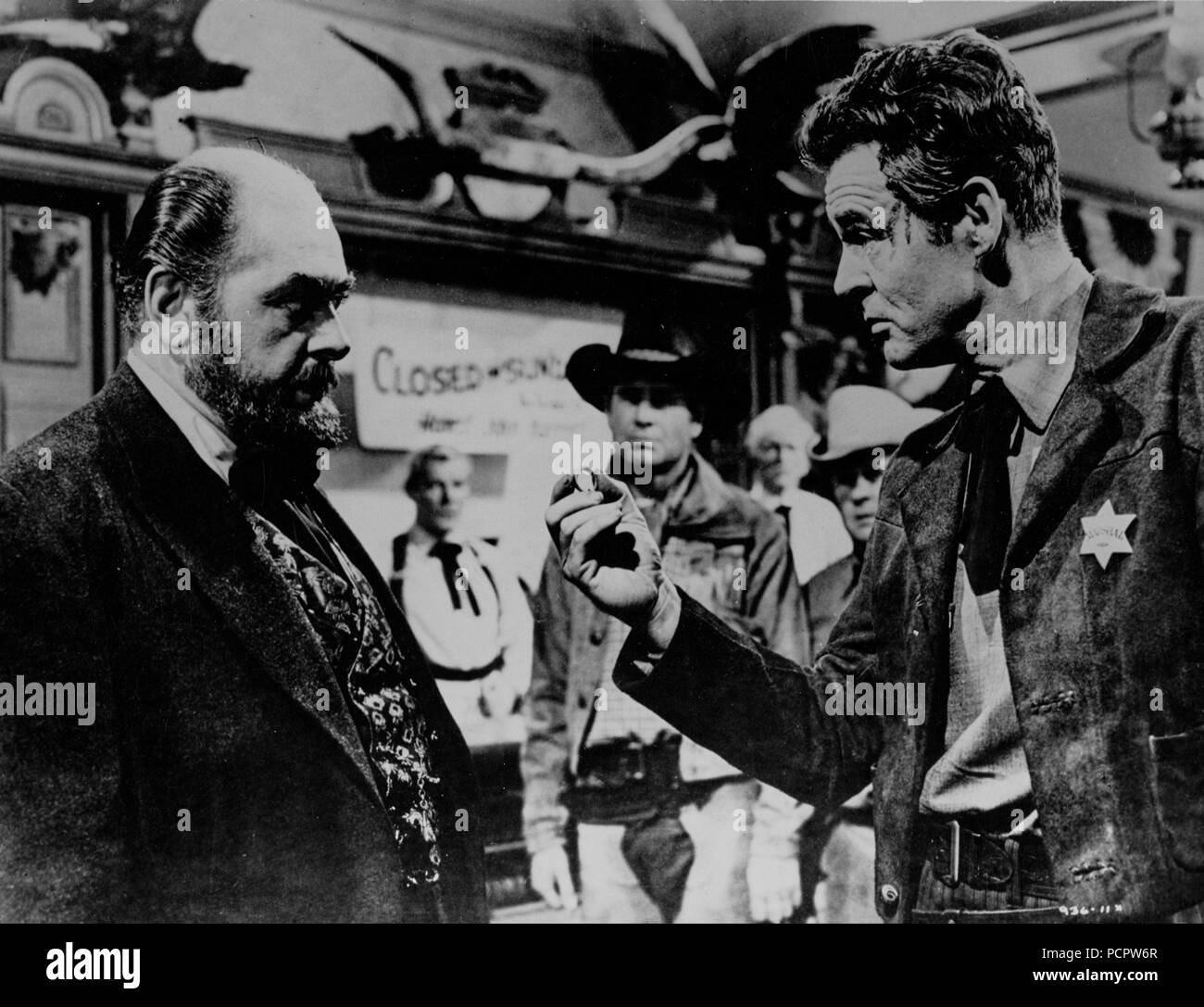 Pellicola originale titolo: il fiero. Titolo inglese: il fiero. Regista: robert D. WEBB. Anno: 1956. Stelle: Robert Ryan. Credito: 20TH CENTURY FOX / Album Foto Stock