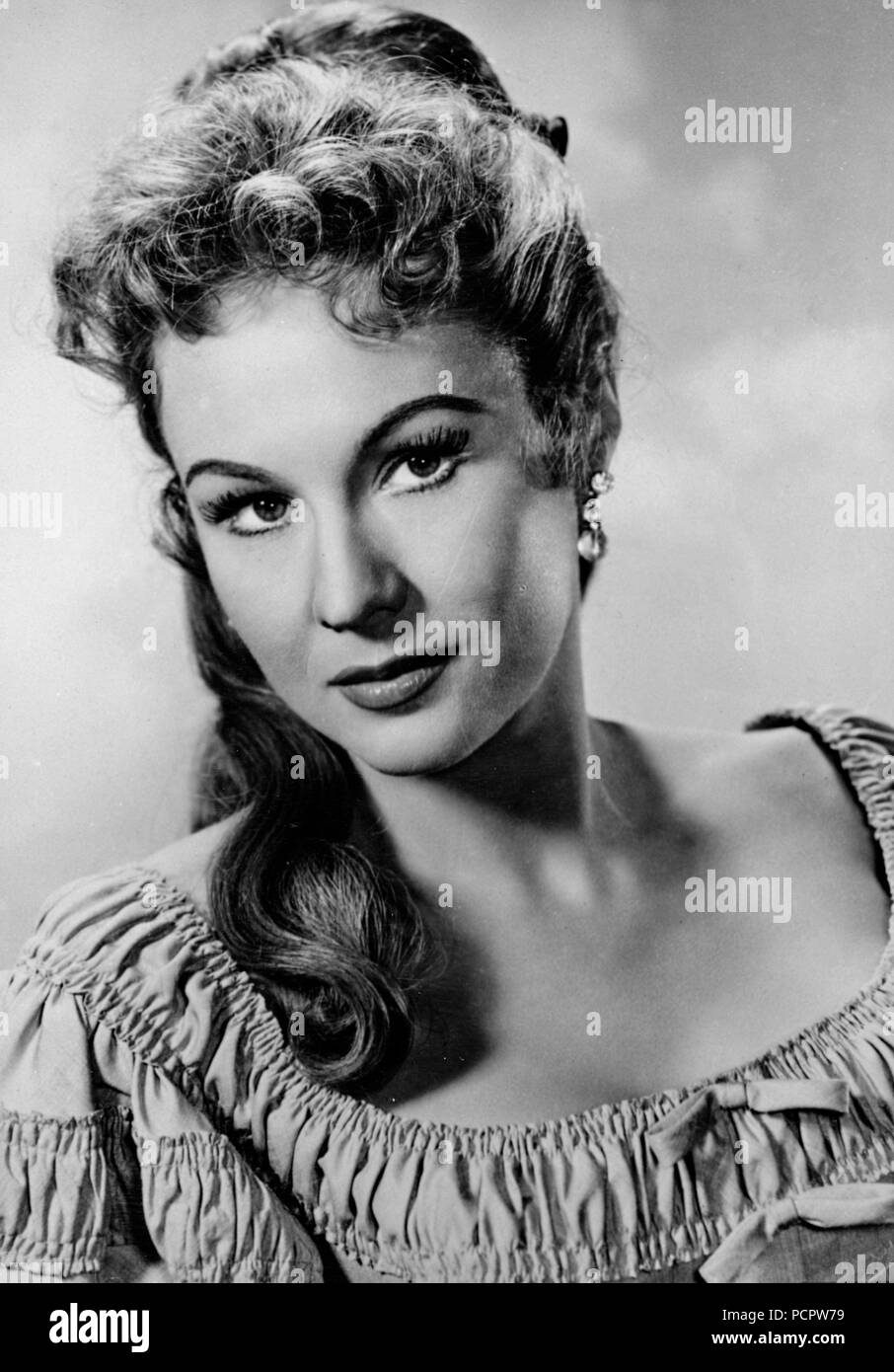 Pellicola originale titolo: il fiero. Titolo inglese: il fiero. Regista: robert D. WEBB. Anno: 1956. Stelle: VIRGINIA MAYO. Credito: 20TH CENTURY FOX / Album Foto Stock