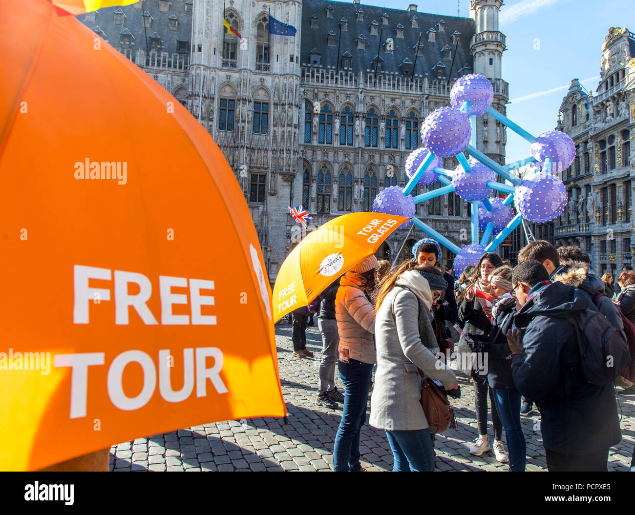 Bruxelles, libero di visite guidate della città in diverse lingue, guida del tour al Grand Place, Foto Stock