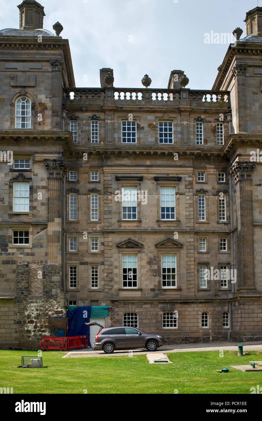 Duff House subendo grosse riparazioni e manutenzione. Ponteggio e la creazione di aree del sito in pieno schermo di fron elevazione. Foto Stock