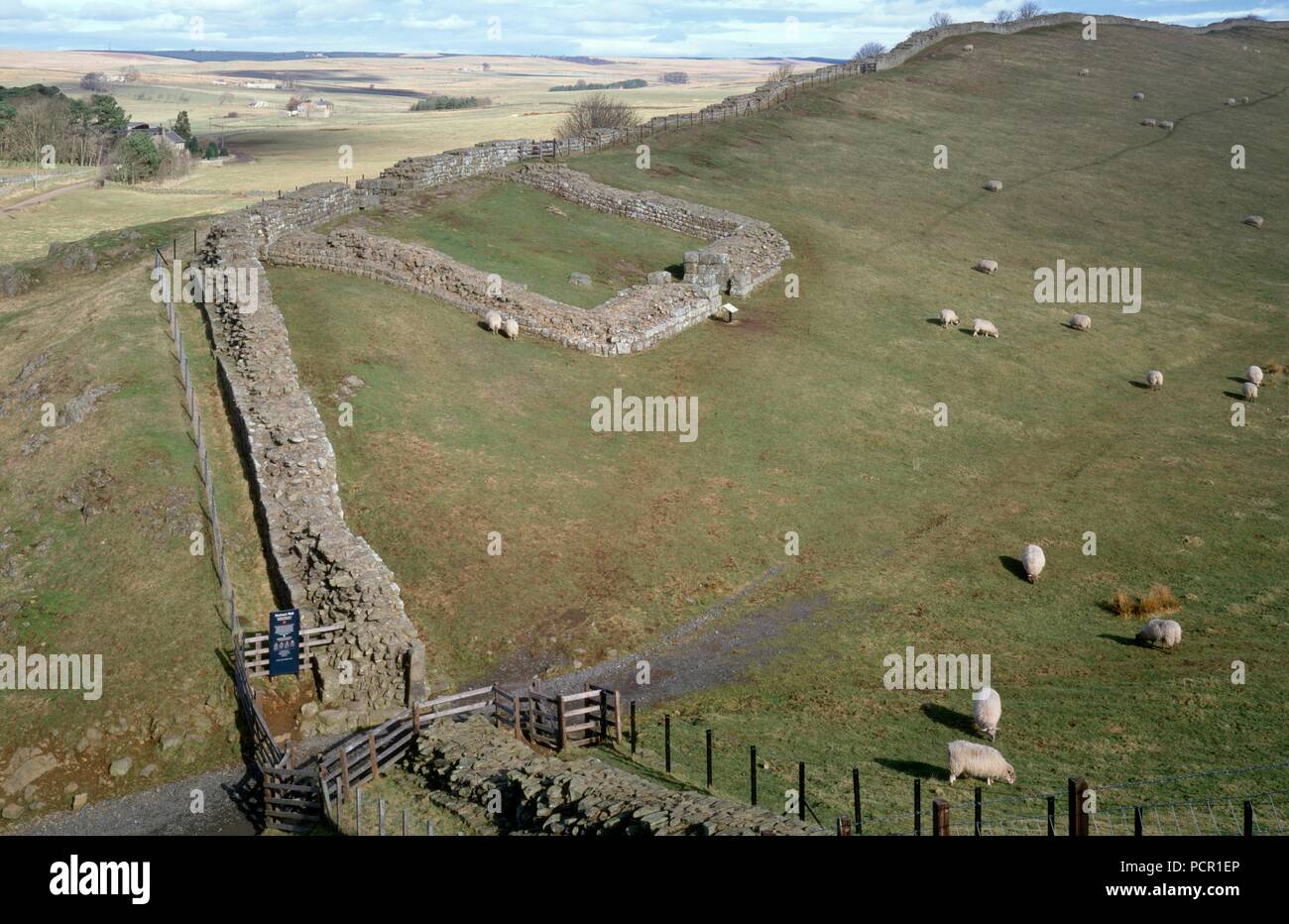 Milecastle 42, parete di Adriano, Cawfields, Northumberland, C1980-c2017. Artista: Storico Inghilterra fotografo personale. Foto Stock