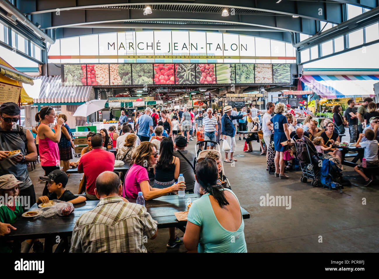 Jean Talon mercato il più grande degli agricoltori di prodotti freschi del mercato canadese di Montreal Foto Stock