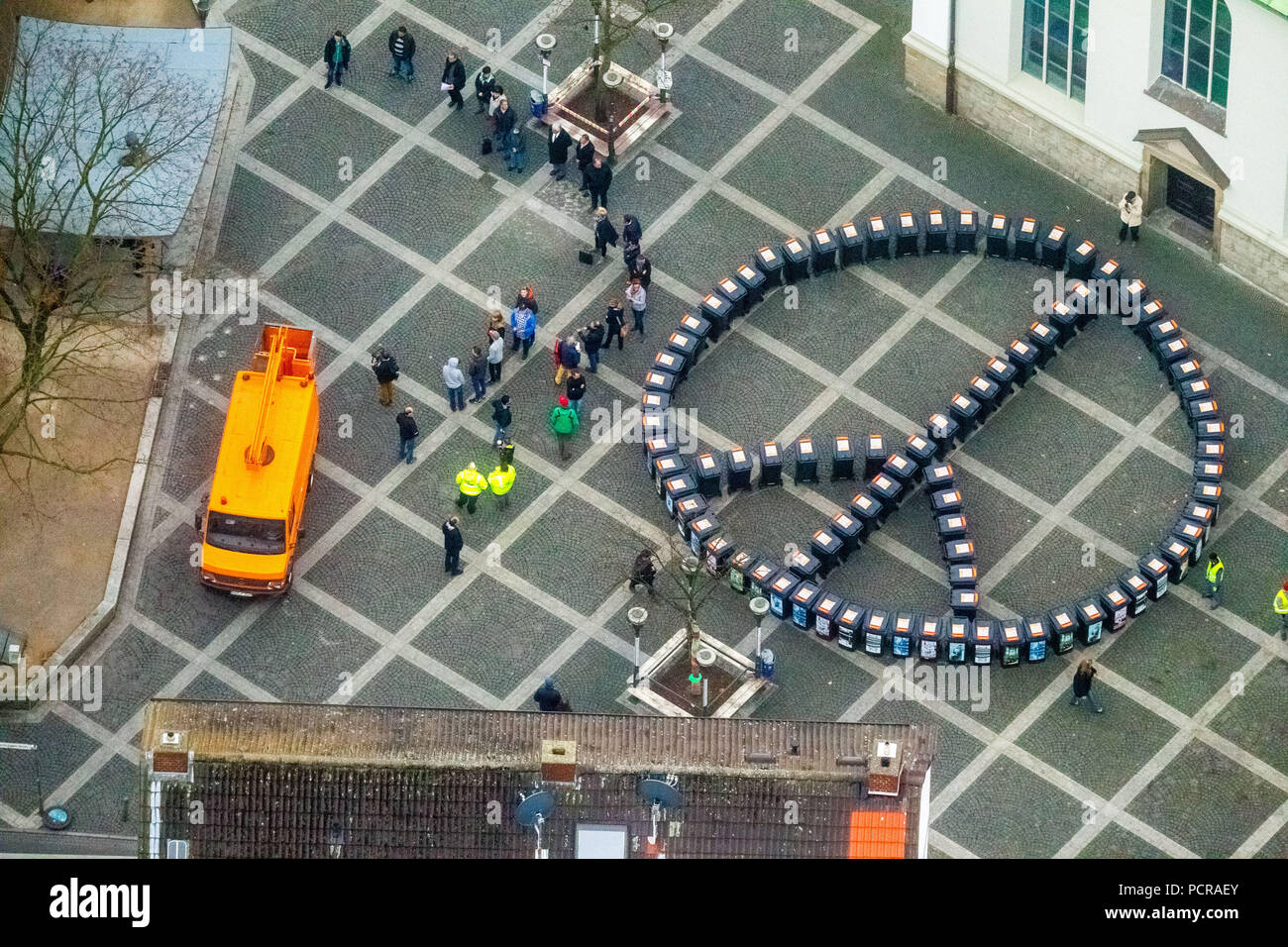 Tonnellate di opere d'arte - in Hamm arte trimestre, il distretto di Lutero, il 90 cestini si sono trasformate in opere d'arte. tutti gli scomparti sono state decorate con opere d'arte del trimestre e presentato per la presentazione sotto forma di un segno di pace., Hamm, la zona della Ruhr, Nord Reno-Westfalia, Germania Foto Stock