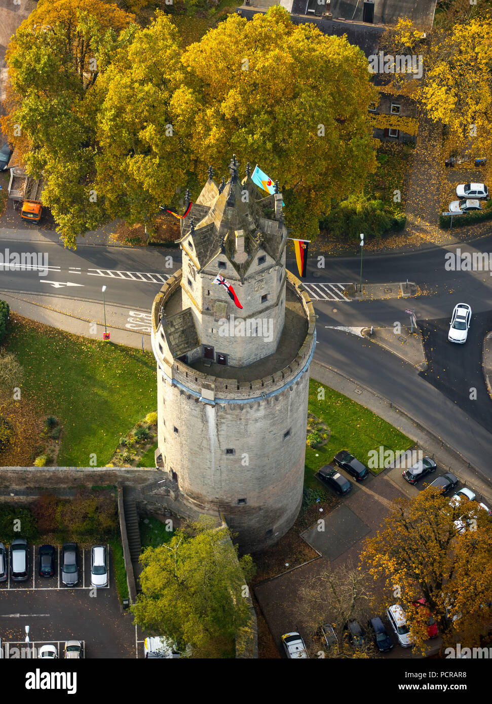 La torre circolare, un punto di riferimento di Andernach, torre angolare nella parete della città, la torre fortificata, Andernach, Mayen-Koblenz district, Renania-Palatinato, Germania Foto Stock