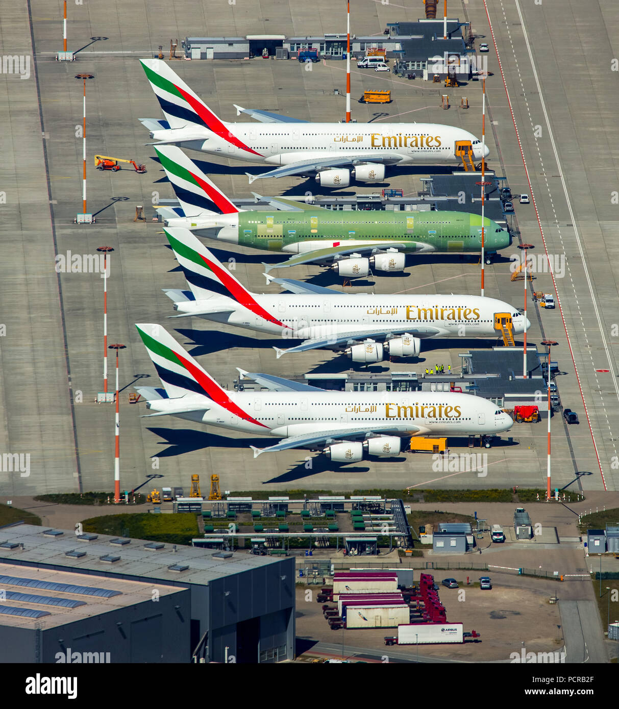 Airbus A380 di Emirates prima del completamento del grembiule, Finkenwerder aeroporto, Finkenwerder aeroporto, Amburgo, Città Libera e Anseatica di Amburgo, Amburgo, Germania Foto Stock