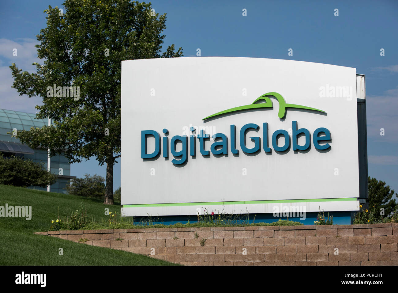 Un logo segno al di fuori della sede di DigitalGlobe in Westminster, Colorado, il 23 luglio 2018. Foto Stock