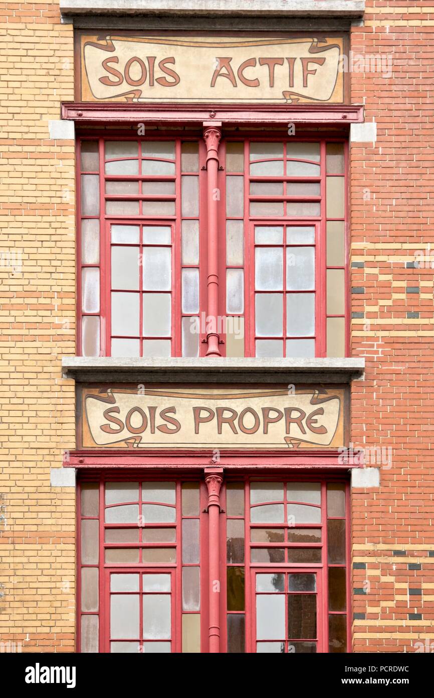 Foyer Schaerbeek, 53-59 Rue Victor Hugo, Bruxelles, Belgio, (1909) c2014-2017. Artista: Alan John Ainsworth. Foto Stock